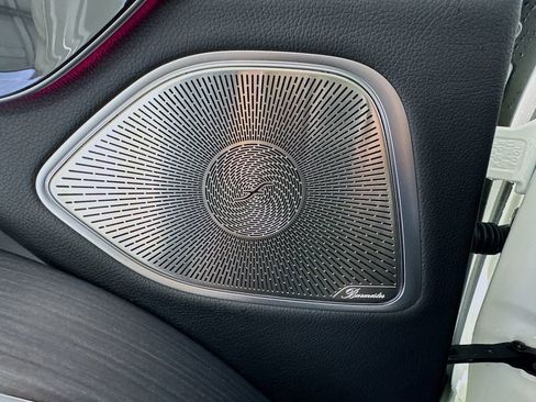 Used 2023 Mercedes-Benz EQS 580 4MATIC SUV w/ Acoustic Comfort Package image 19