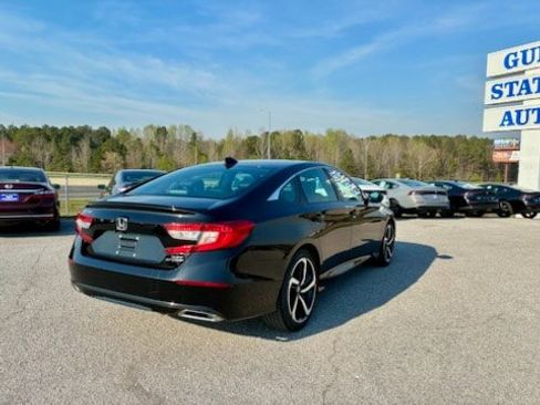 Used 2018 Honda Accord Sport image 3