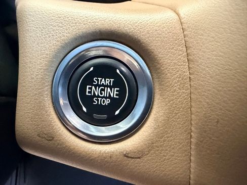 Used 2021 Chevrolet Tahoe Premier AWD/4WD image 11