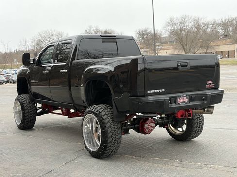 Used 2011 GMC Sierra 2500 Denali w/ Suspension Package, Off-Road image 5