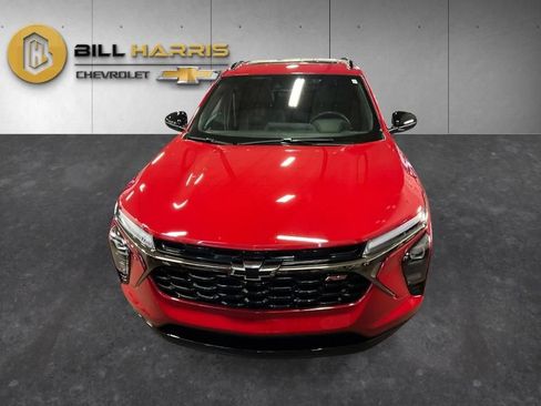 Used 2026 Chevrolet Trax RS w/ Sunroof Package FWD image 8