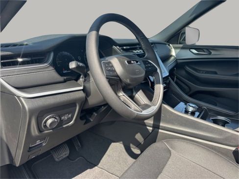 New 2025 Jeep Grand Cherokee L Laredo w/ Luxury Tech Group I image 18