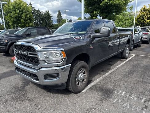Used 2024 RAM 2500 Tradesman w/ Chrome Appearance Group AWD/4WD image 2