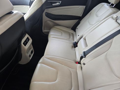 Used 2022 Ford Edge Titanium AWD/4WD image 21
