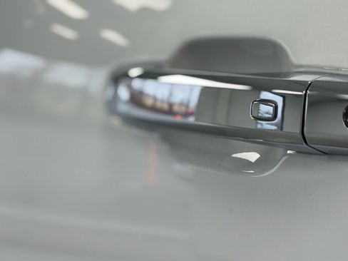 Used 2020 GMC Sierra 3500 Denali w/ Denali Ultimate Package image 13