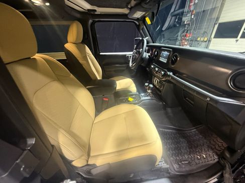 Used 2023 Jeep Wrangler Sport S image 19