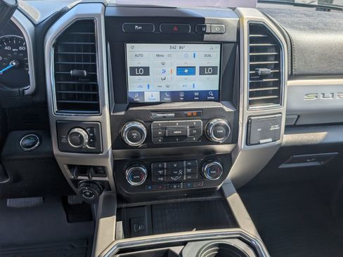 Used 2021 Ford F250 Lariat w/ Lariat Ultimate Package AWD/4WD image 21