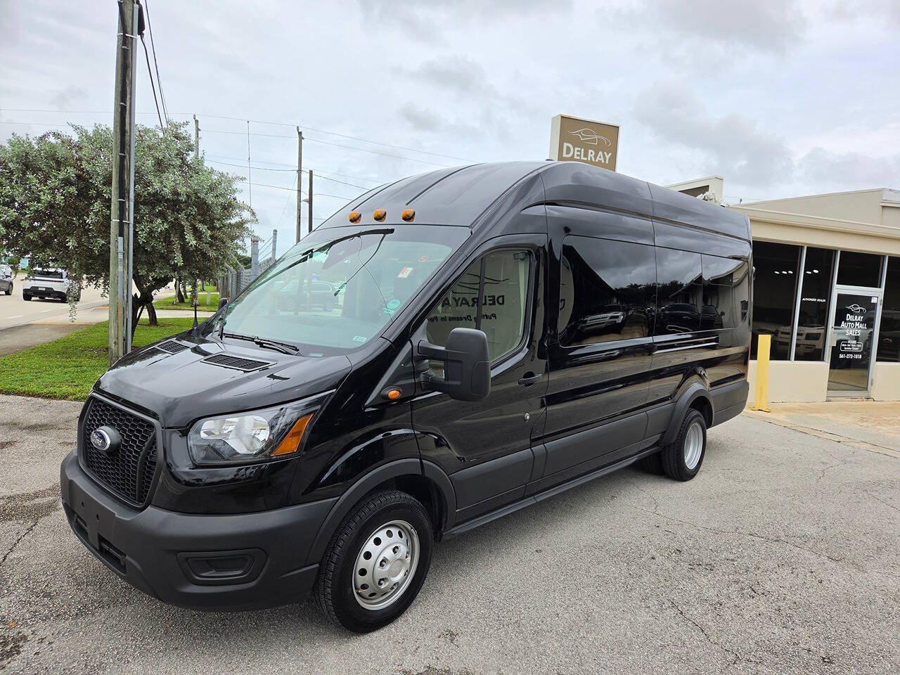 Used 2025 Ford Transit 350 XL RWD image 1