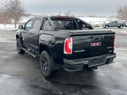 Used 2018 GMC Canyon Denali image 5