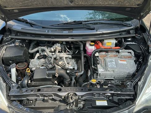 Used 2013 Toyota Prius C Two FWD image 9