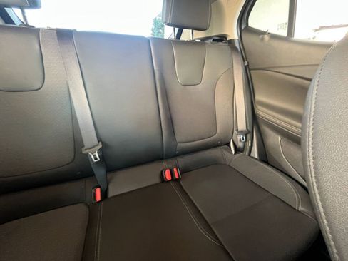 Used 2025 Buick Encore GX Preferred image 37