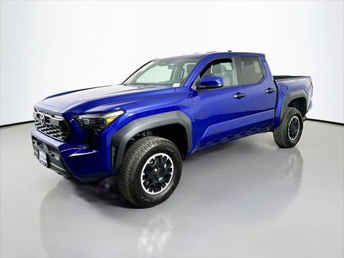 Certified 2024 Toyota Tacoma TRD Off-Road AWD/4WD image 3