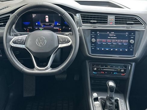 Used 2022 Volkswagen Tiguan SE FWD image 14