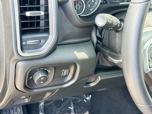 New 2026 RAM 1500 Express AWD/4WD image 10