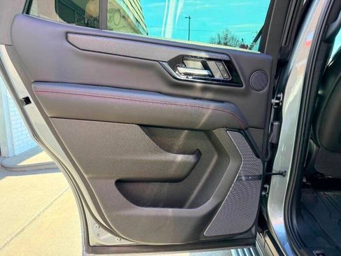Used 2025 GMC Yukon AT4 Ultimate w/ LPO, Floor Liner Package AWD/4WD image 33