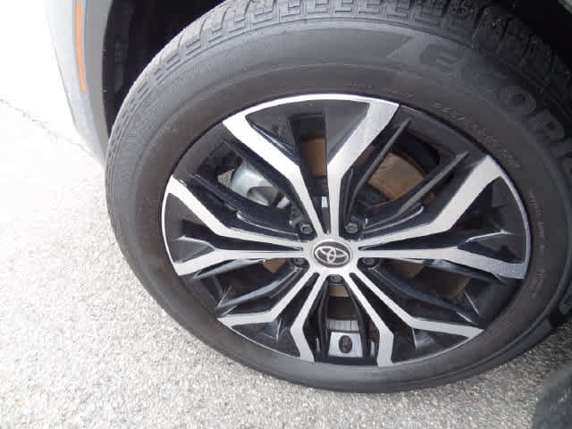 Used 2026 Toyota Crown AWD/4WD image 33