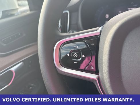 Certified 2025 Volvo XC90 B6 Plus image 24
