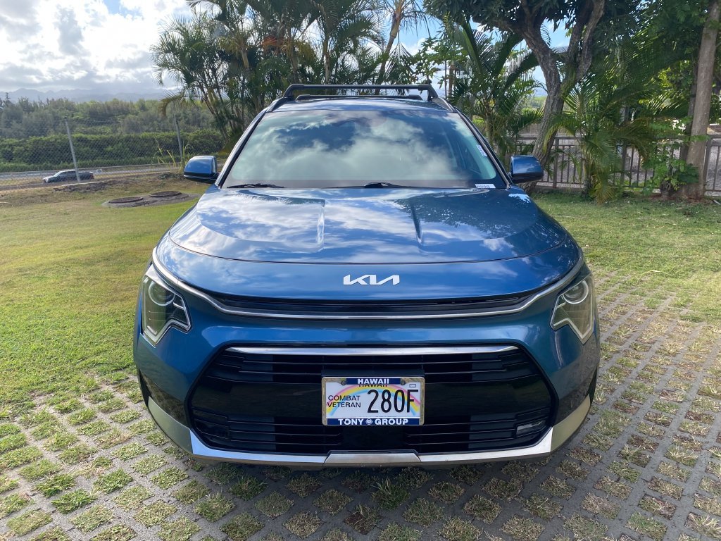 Used 2023 Kia Niro EX Touring FWD image 2