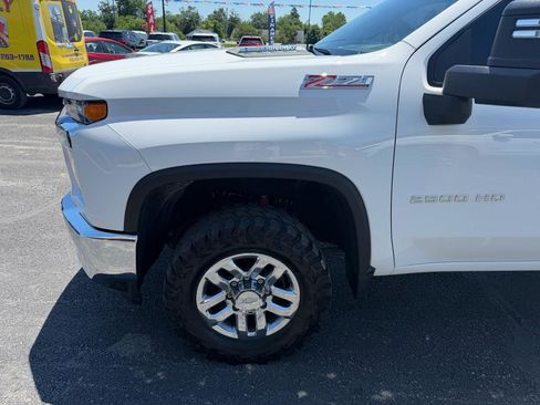 Used 2023 Chevrolet Silverado 2500 LT w/ Convenience Package AWD/4WD image 11