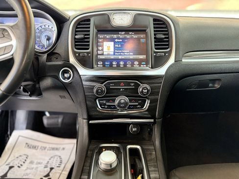 Used 2020 Chrysler 300 Touring w/ Sport Appearance Package image 25