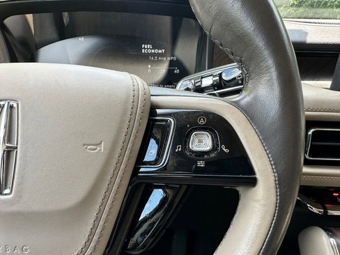 Used 2022 Lincoln Aviator Reserve w/ Equipment Group 201A AWD/4WD image 19