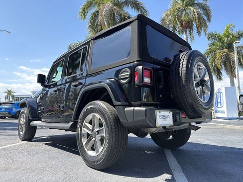 Used 2019 Jeep Wrangler Unlimited Sahara image 19