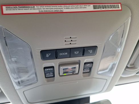 Used 2024 Toyota RAV4 XLE Premium image 30