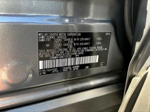 Used 2021 Toyota RAV4 XLE w/ Convenience Package AWD/4WD image 18