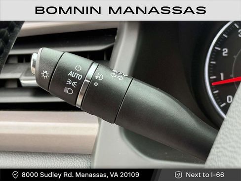 Used 2019 GMC Acadia SLT image 25