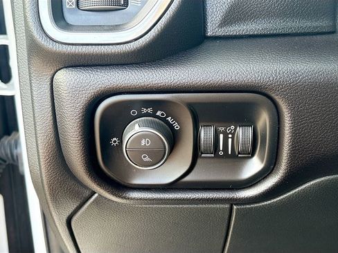Used 2022 RAM 2500 Laramie AWD/4WD image 10