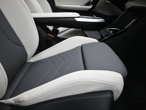 New 2026 BMW X1 xDrive28i w/ Technology Package AWD/4WD image 25
