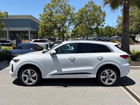 Used 2025 Audi Q5 Premium w/ Premium Plus AWD/4WD image 9