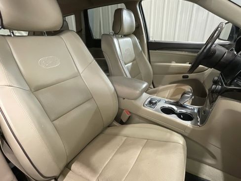 Used 2019 Jeep Grand Cherokee Overland image 13