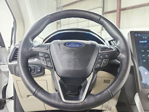 Used 2021 Ford Edge Titanium FWD image 23