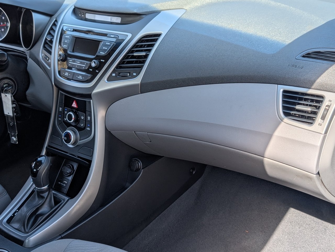 Used 2016 Hyundai Elantra SE FWD image 14