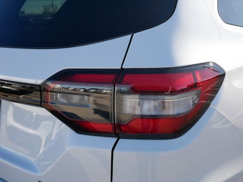 Certified 2024 Honda Pilot TrailSport image 17