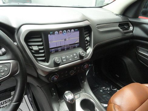 Used 2018 GMC Acadia SLT w/ LPO, Protection Package AWD/4WD image 10