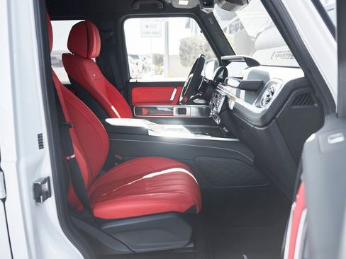 Used 2025 Mercedes-Benz G 63 AMG 4MATIC image 30