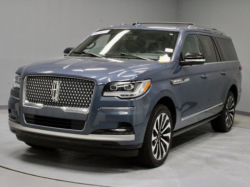 Used 2023 Lincoln Navigator L Reserve AWD/4WD image 9