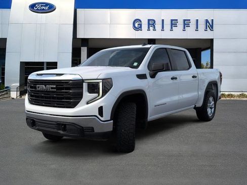 Used 2024 GMC Sierra 1500 Pro w/ Trailering Package AWD/4WD image 11