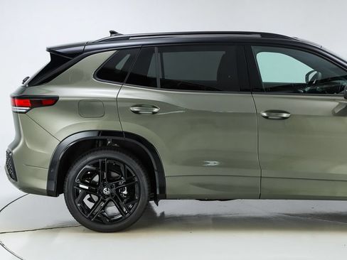 New 2026 Volkswagen Tiguan SE R-Line FWD image 11