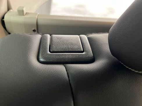 Used 2024 Nissan Rogue SL AWD/4WD image 23