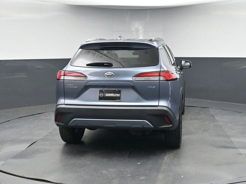 Used 2023 Toyota Corolla Cross XLE image 3