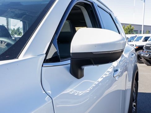 Used 2025 Nissan Pathfinder Platinum w/ Cargo Package image 13