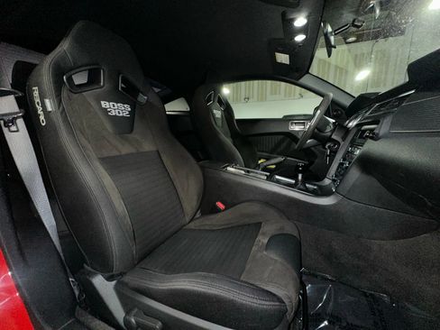 Used 2013 Ford Mustang Boss 302 w/ Boss 302 Accessory Pkg image 28