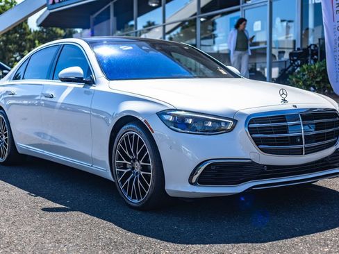 Used 2022 Mercedes-Benz S 580 4MATIC Sedan image 6