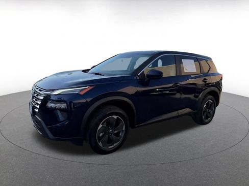Used 2025 Nissan Rogue SV AWD/4WD image 8