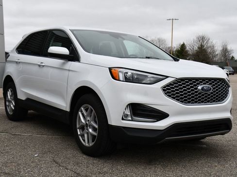 Used 2024 Ford Edge SEL w/ Convenience Package image 9