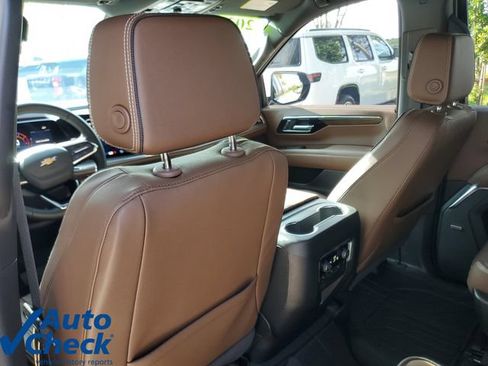 Used 2026 Chevrolet Suburban High Country RWD image 15
