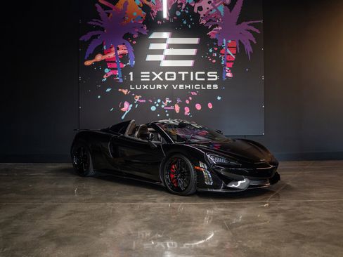 Used 2019 McLaren 570S Spider image 7